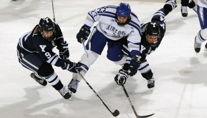 九游登录中心-_湖人奋力突破，季后赛目标稳步逼近_，湖人队季后赛